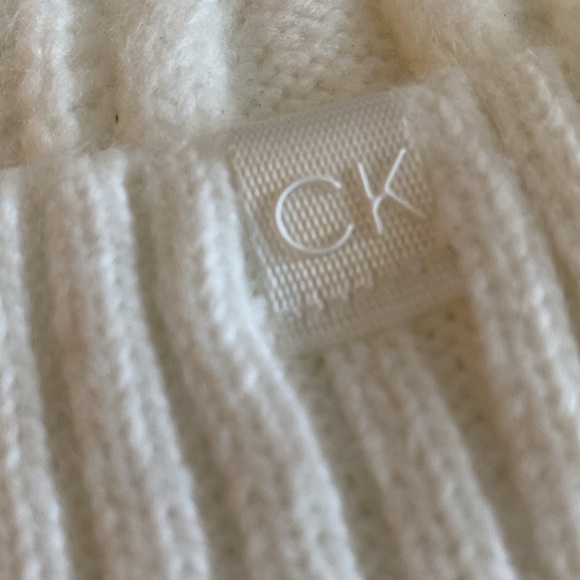 Calvin Klein knitted hat - Picture 12 of 12